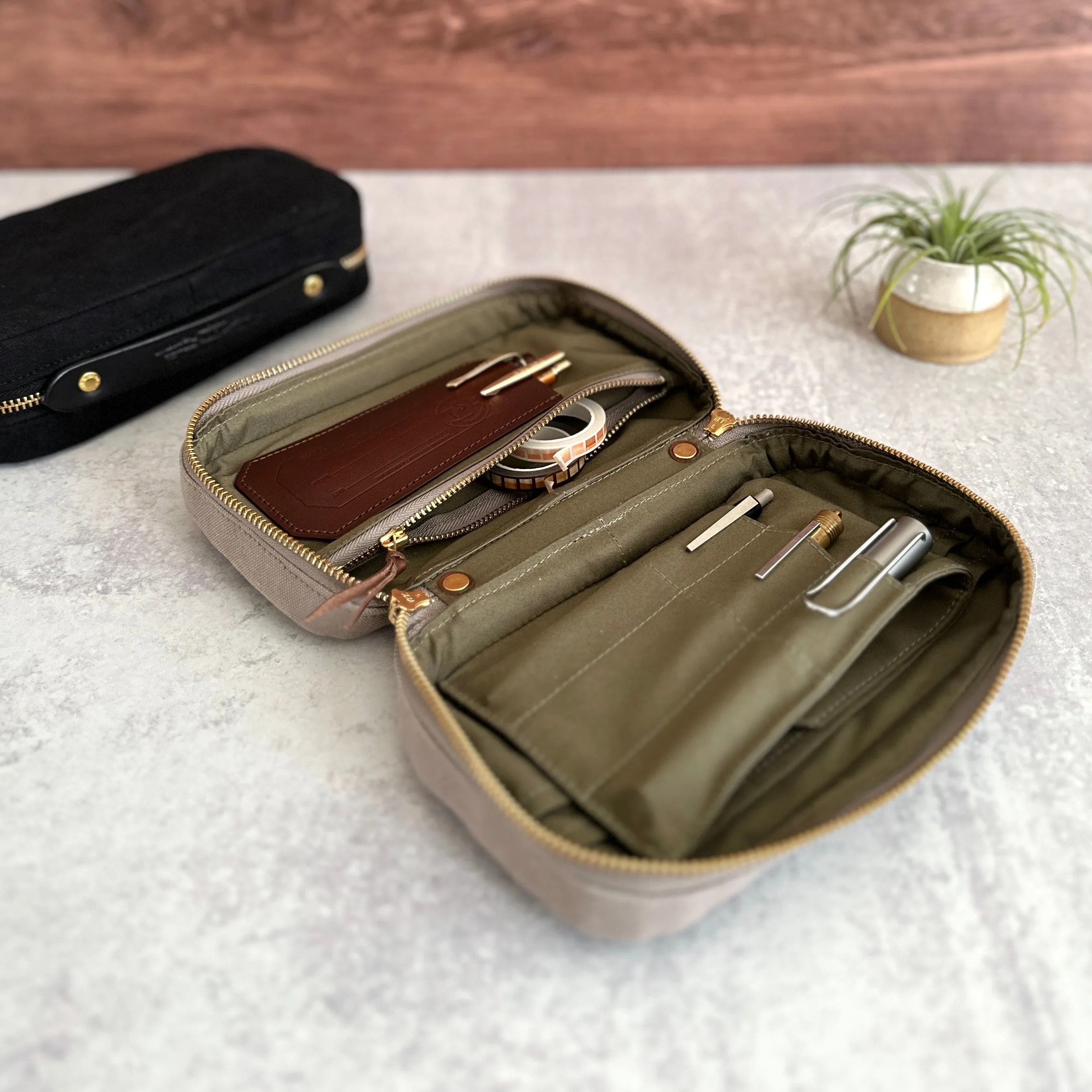 Stylish Medium Canvas Mission Case for E-commerce